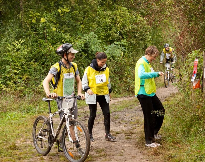 EDR- Raid 2014 Une fois la balise trouvée, il ne vous reste plus qu’à poinçonner votre carton de pointage, afin d’attester de votre passage.